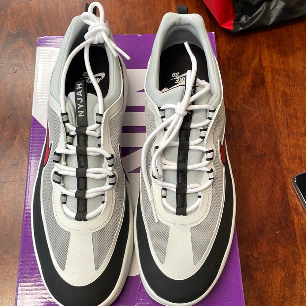 Mens Nike SB NY Jah Free 2.